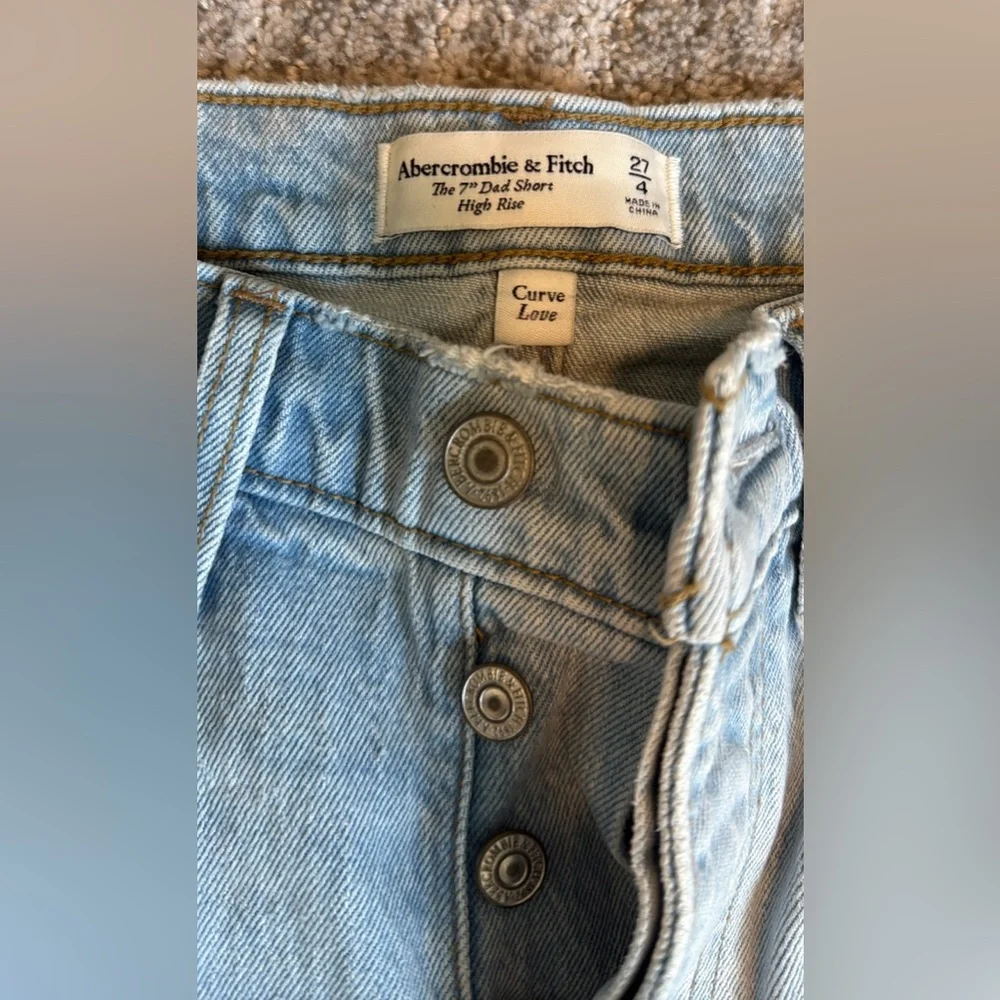 Abercrombie & Fitch Curve Love The” 7”Dad Short Hight Rise 27/4 light blue NWT - Picture 3 of 7